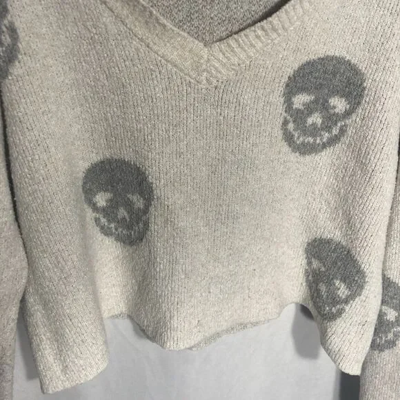 PINK REPUBLIC beige gray skulls long sleeve cropped pullover sweater XL - Picture 4 of 8